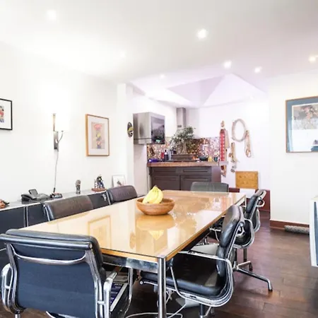 Charming Near Bercy Апартаменты
